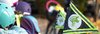 Eine Gruppe von Kindern trifft sich bei der Haltestelle des Velobus